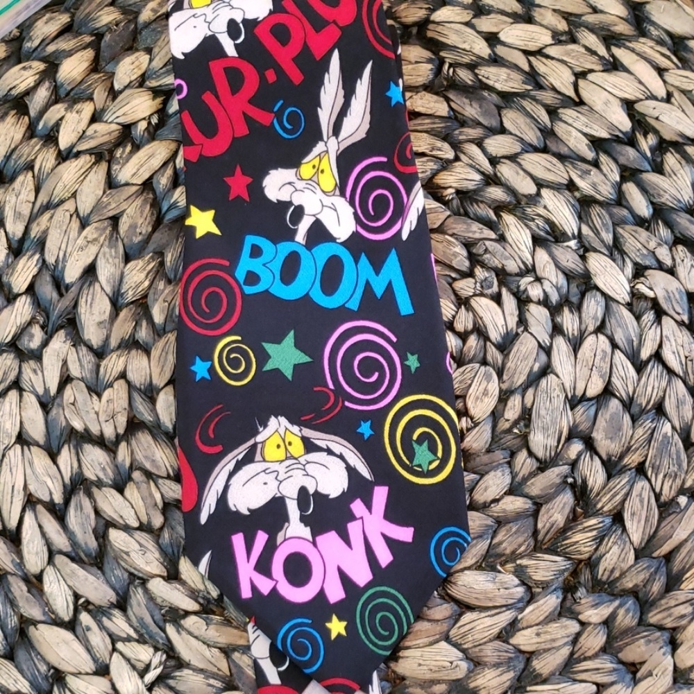 Looney Tunes Wild E Coyote Tie